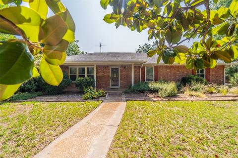 2610 Royal Acres Dr, Denton, TX 76209