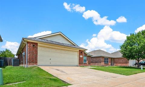 8653 Hawkview Dr, Fort Worth, TX 76179