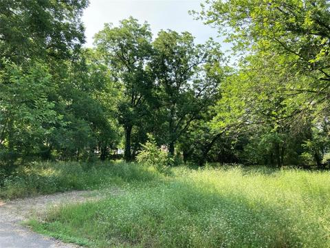602 E 8th St, Bonham, TX 75418