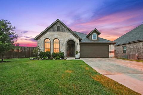 516 Kettlewood Ct, Justin, TX 76247