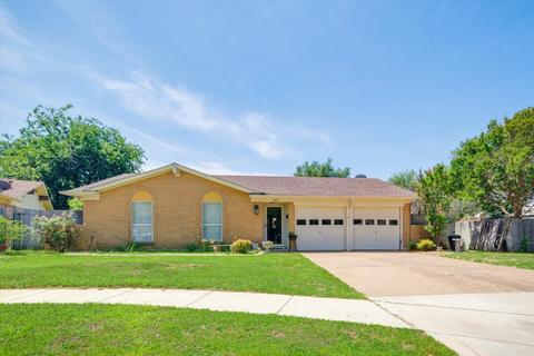 7472 Meadow Ct, North Richland Hills, TX 76180