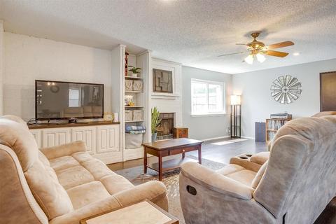 208 Springridge Ln, Euless, TX 76039 photo 7