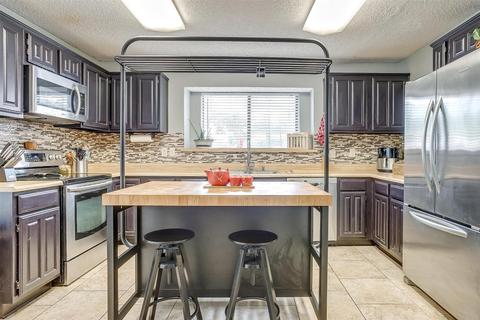 208 Springridge Ln, Euless, TX 76039 photo 9