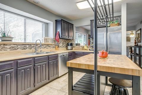 208 Springridge Ln, Euless, TX 76039 photo 12