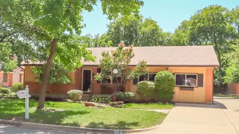 113 S Hillside St, Red Oak, TX 75154