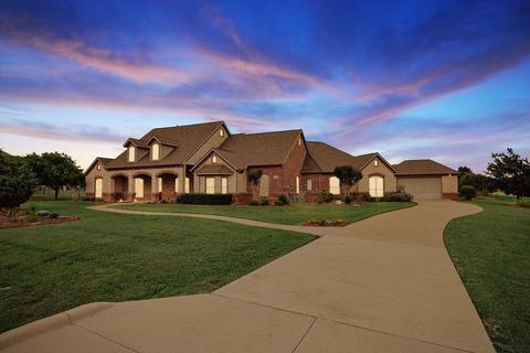 13100 Willow Crossing Dr, Haslet, TX 76052