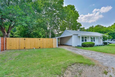701 S Howeth St, Gainesville, TX 76240