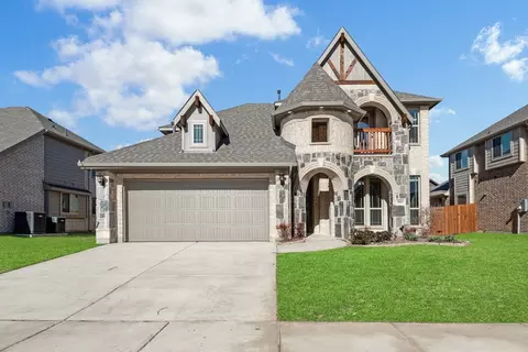 2812 Emerald Trace Dr, Lantana, TX 76226