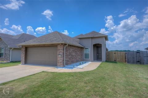 4010 False River Dr, Bossier City, LA 71111