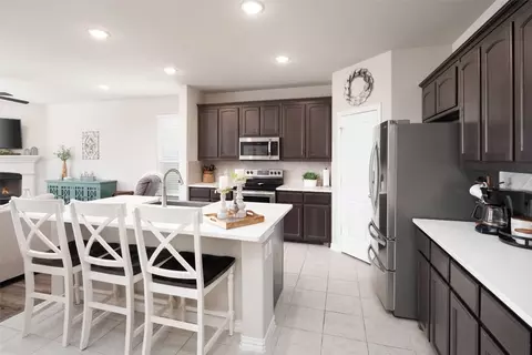 916 Blackbird Dr, Sherman, TX 75092