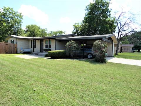 1105 Elizabeth Blvd, Granbury, TX 76048