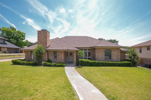 1717 Deauville Ct, Fort Worth, TX 76112