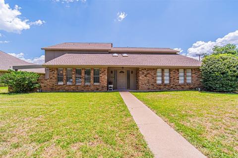 4615 Lake Park Dr, Arlington, TX 76016