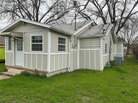 209 Boyd St, Cleburne, TX 76031