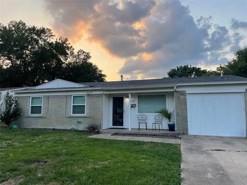 4525 Sherwood Dr, Mesquite, TX 75150