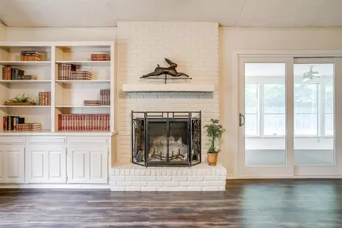 3900 Lynbrook Ln, Arlington, TX 76015
