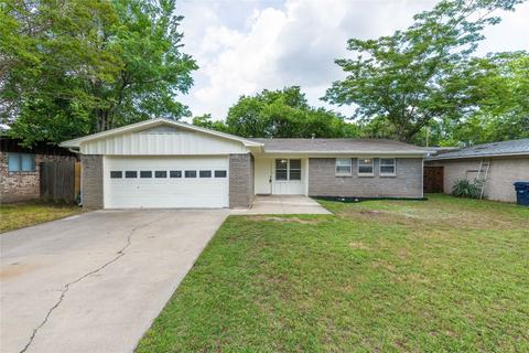 2425 Foxcroft Cir, Denton, TX 76209