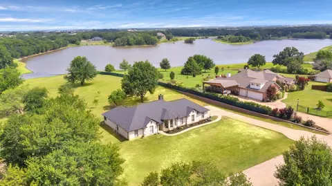 9033 Lakeridge Ln, Kaufman, TX 75142