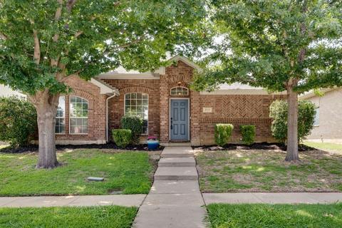 806 Cobblestone Dr, Lewisville, TX 75067