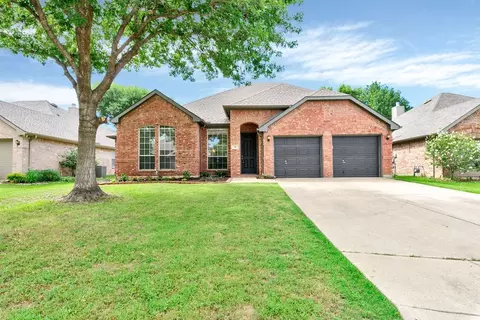8 Macan Ct, Mansfield, TX 76063