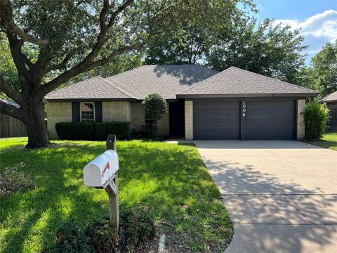 1006 Kane St, Benbrook, TX 76126