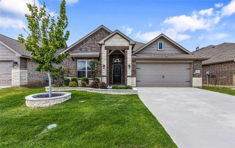 1673 Victoria Dr, Fort Worth, TX 76131