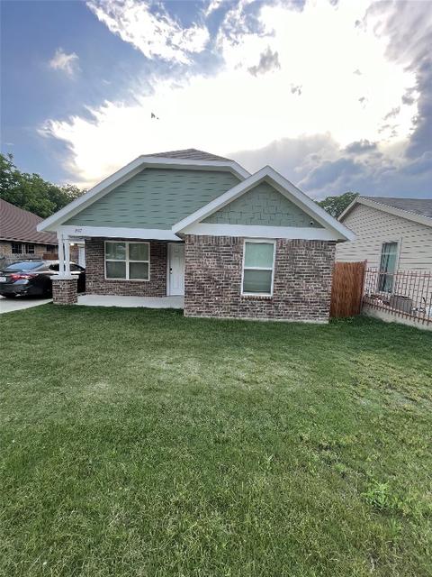 3417 N Pecan St, Fort Worth, TX 76106