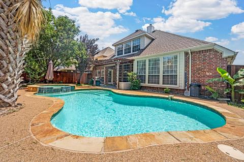 8631 Weston Ln, Lantana, TX 76226