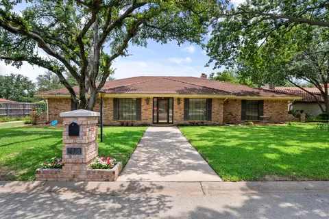 7808 Driftwood Ct, Fort Worth, TX 76179