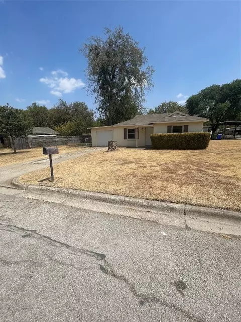 453 S Redford Ln, White Settlement, TX 76108