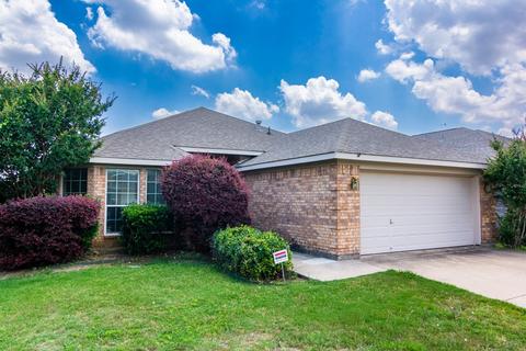 4820 Stetson Dr S, Fort Worth, TX 76244
