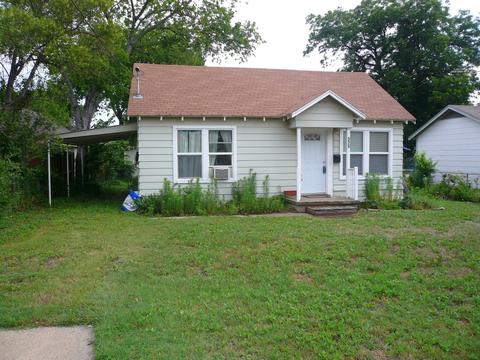 325 W College St, Lewisville, TX 75057