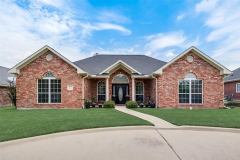 705 Willowcreek Cir, Corsicana, TX 75110
