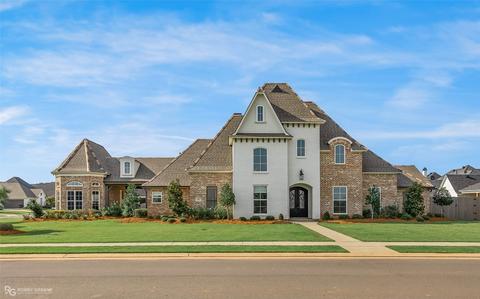 121 N Canal Dr, Bossier City, LA 71111