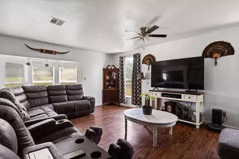 302 S S Hl, Meridian, TX 76665