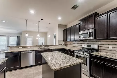 2305 Michelle Creek Dr, Little Elm, TX 75068