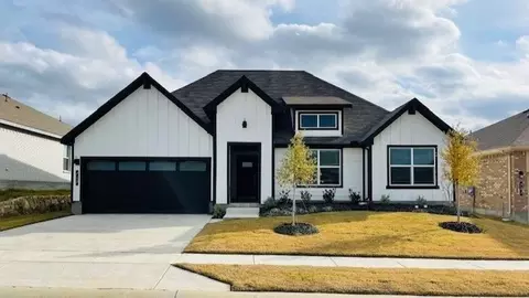 717 Golden Gate Park Rd, Alvarado, TX 76009