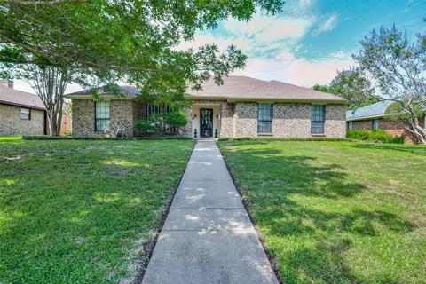1017 Meridith Dr, Terrell, TX 75160