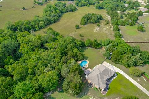 2811 Jaes Ct, Midlothian, TX 76065