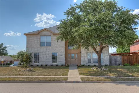 1100 Grand Central Pkwy, Saginaw, TX 76131