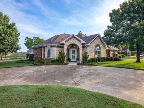 910 Woodcrest Dr, Ennis, TX 75119