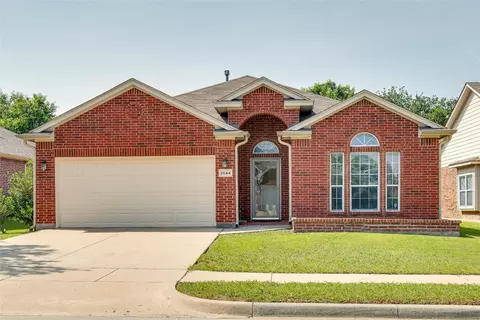 2644 Chadwick Dr, Fort Worth, TX 76131
