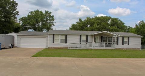 106 Grande Ln, Gun Barrel City, TX 75156
