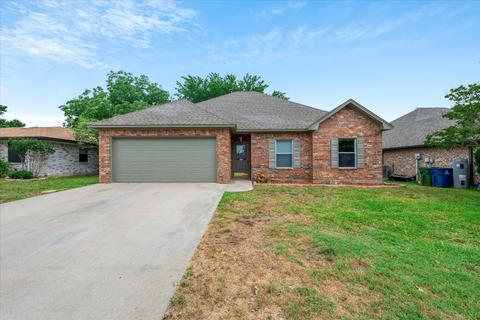 213 Glory St, Aubrey, TX 76227