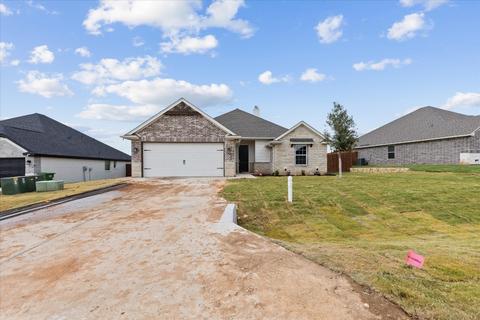 3007 Promenade Dr, Granbury, TX 76049