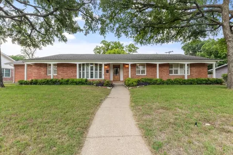 3859 Crown Shore Dr, Dallas, TX 75244