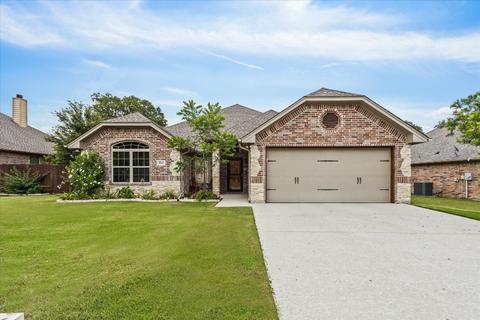 211 Donna Cir, Granbury, TX 76049