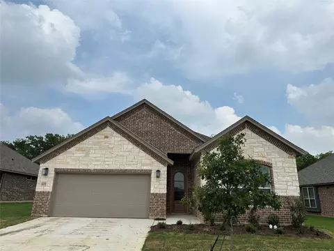 429 S 2nd St, Krum, TX 76249