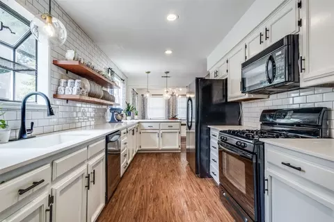 811 Mack Dr, Denton, TX 76209