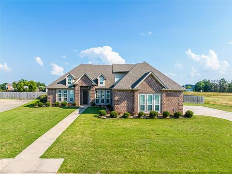 3320 Darnell Dr, Paris, TX 75462